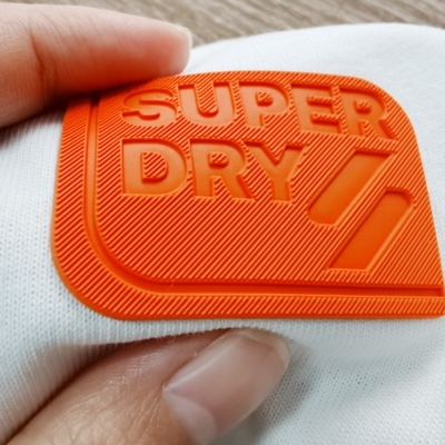 labels de transfert de chaleur du silicone 3d pour la couleur de Pantone de marque d'habillement