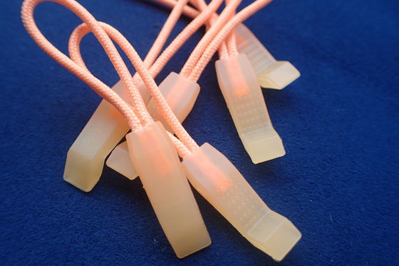 Logo Rubber Zipper Puller For de relief qui respecte l'environnement s'habille