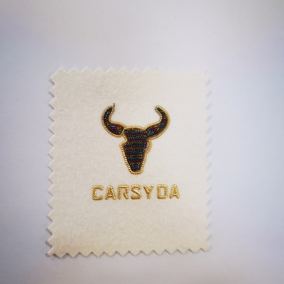 La mode et le bel habillement fait sur commande d'Oxhead raccorde la broderie de galvanoplastie